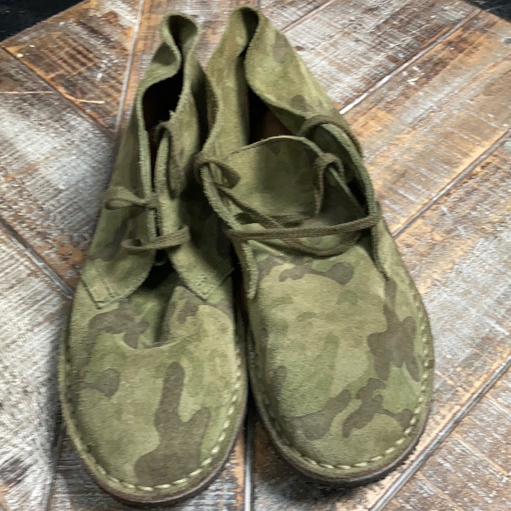 Crewcuts camo desert boots. Size K6.